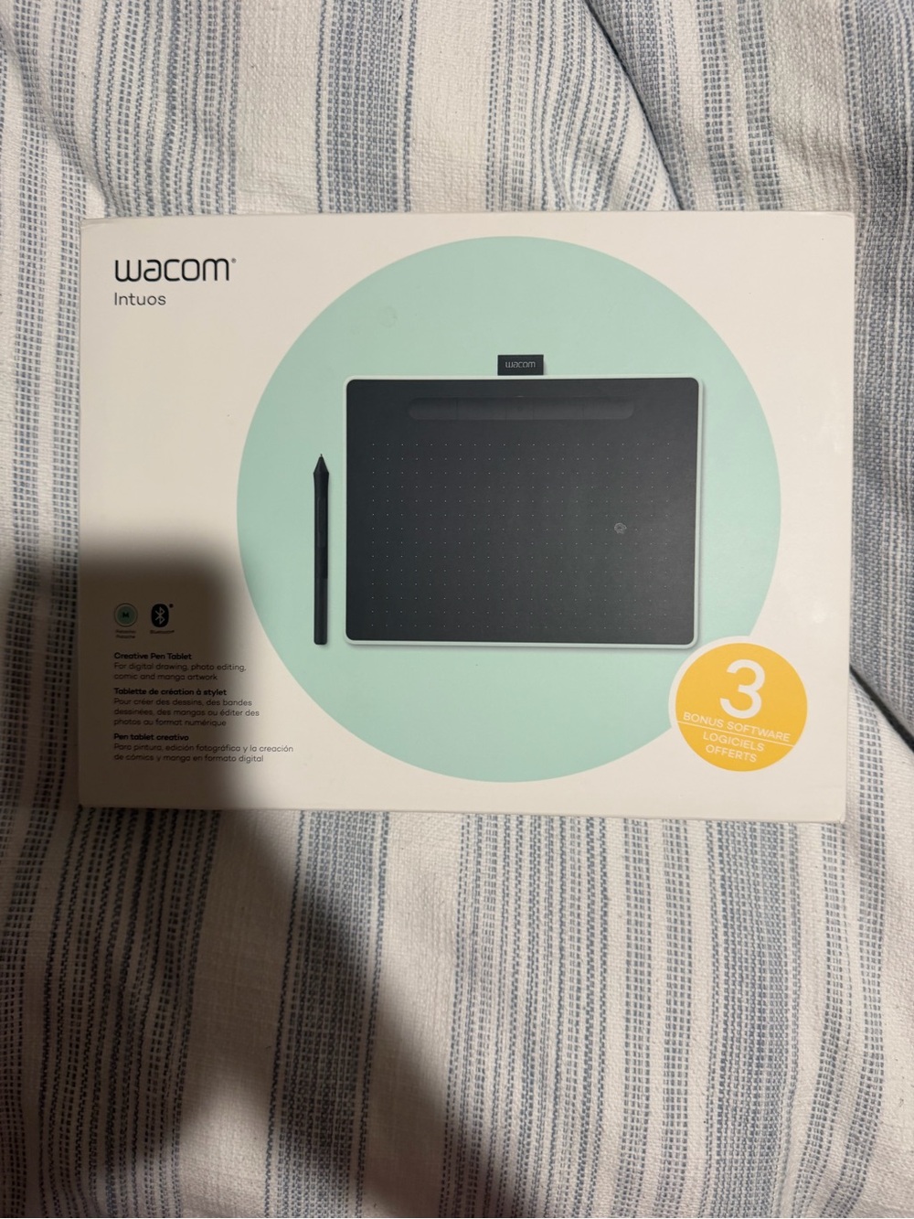 Wacom Intuos Medium Bluetooth Drawing Tablet – Pistachio | NEW Open Box